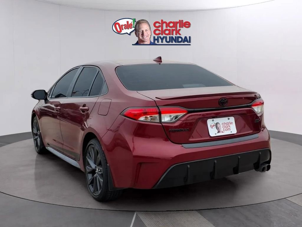 Used 2024 Toyota Corolla SE FWD image 3