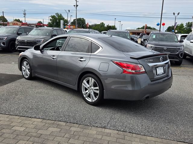 Used 2015 Nissan Altima 3.5 SL FWD image 9
