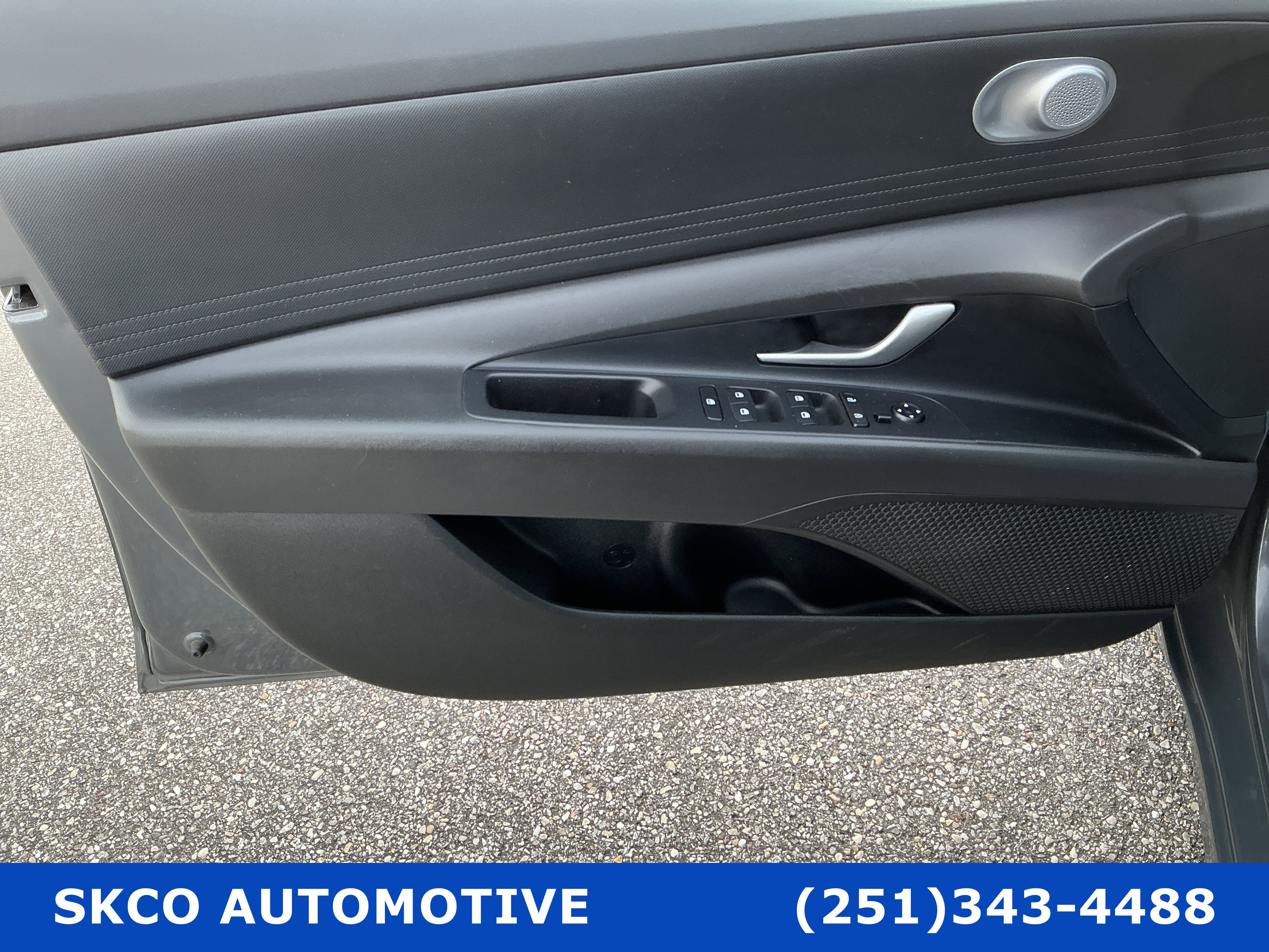 Used 2024 Hyundai Elantra SEL FWD image 12
