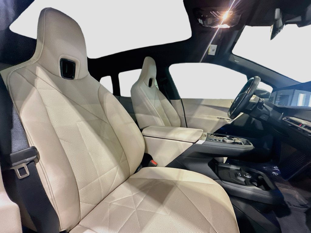 Certified 2024 BMW iX xDrive50 w/ Sport Package AWD/4WD image 30