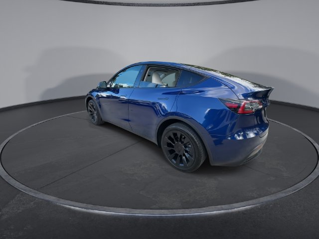 Used 2024 Tesla Model Y Long Range AWD/4WD image 6