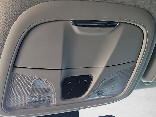 Used 2019 Jeep Cherokee Latitude Plus w/ Cold Weather Group image 20