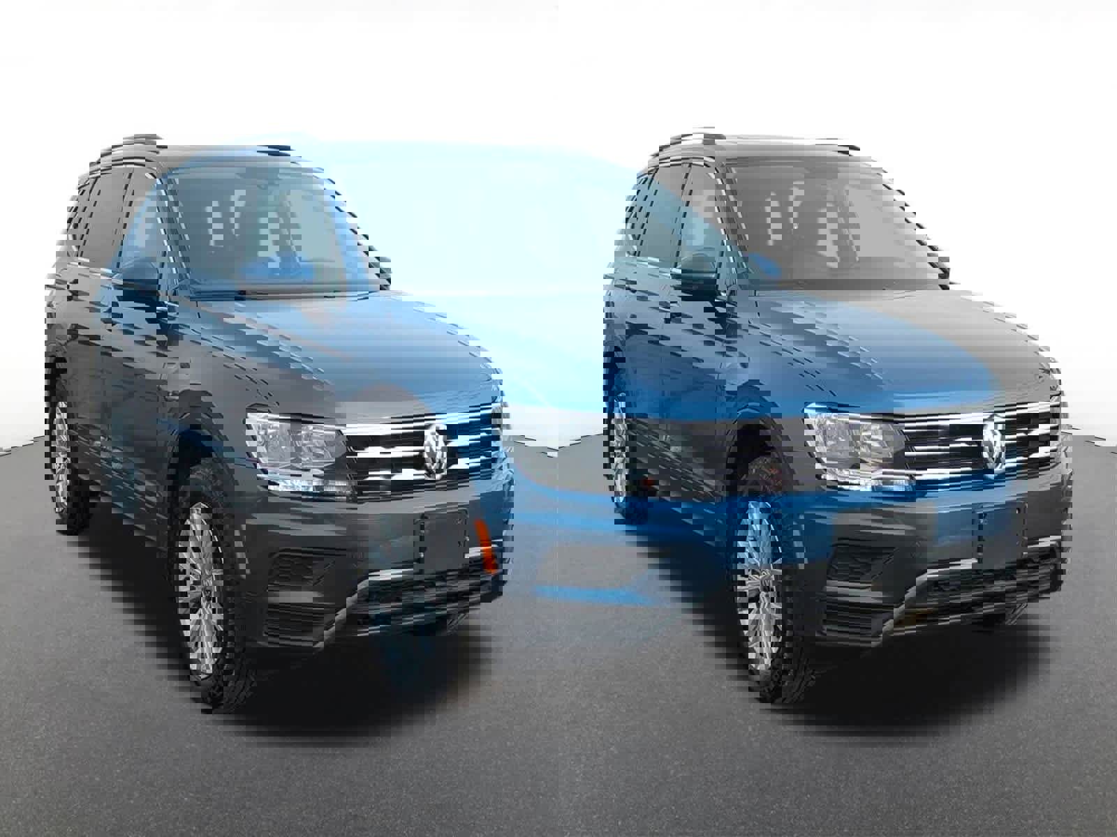 Used 2019 Volkswagen Tiguan SE w/ Panoramic Sunroof Package image 8