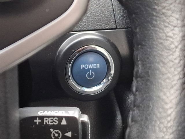 Used 2014 Toyota Camry SE w/ Moonroof Package image 25