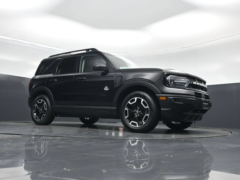 Used 2023 Ford Bronco Sport Outer Banks w/ Tech Package AWD/4WD image 4