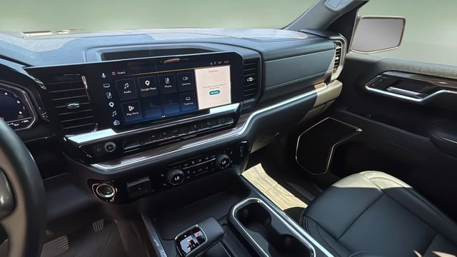 Used 2025 Chevrolet Silverado 1500 LT w/ Z71 Off-Road Package AWD/4WD image 24
