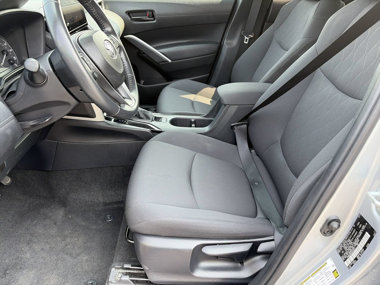 Used 2024 Toyota Corolla Cross LE AWD/4WD image 18