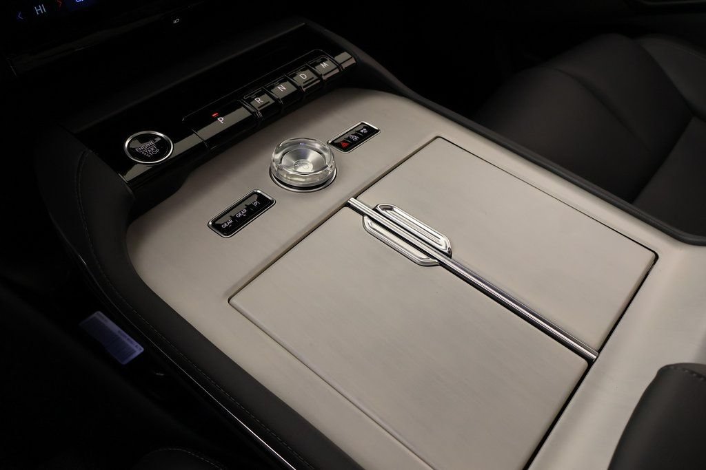 New 2025 Lincoln Navigator Reserve w/ Jet Appearance Package AWD/4WD image 8
