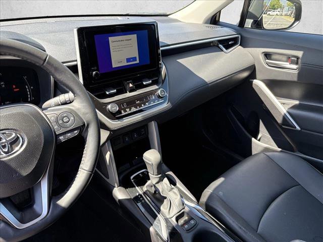 Certified 2025 Toyota Corolla Cross XLE FWD image 15