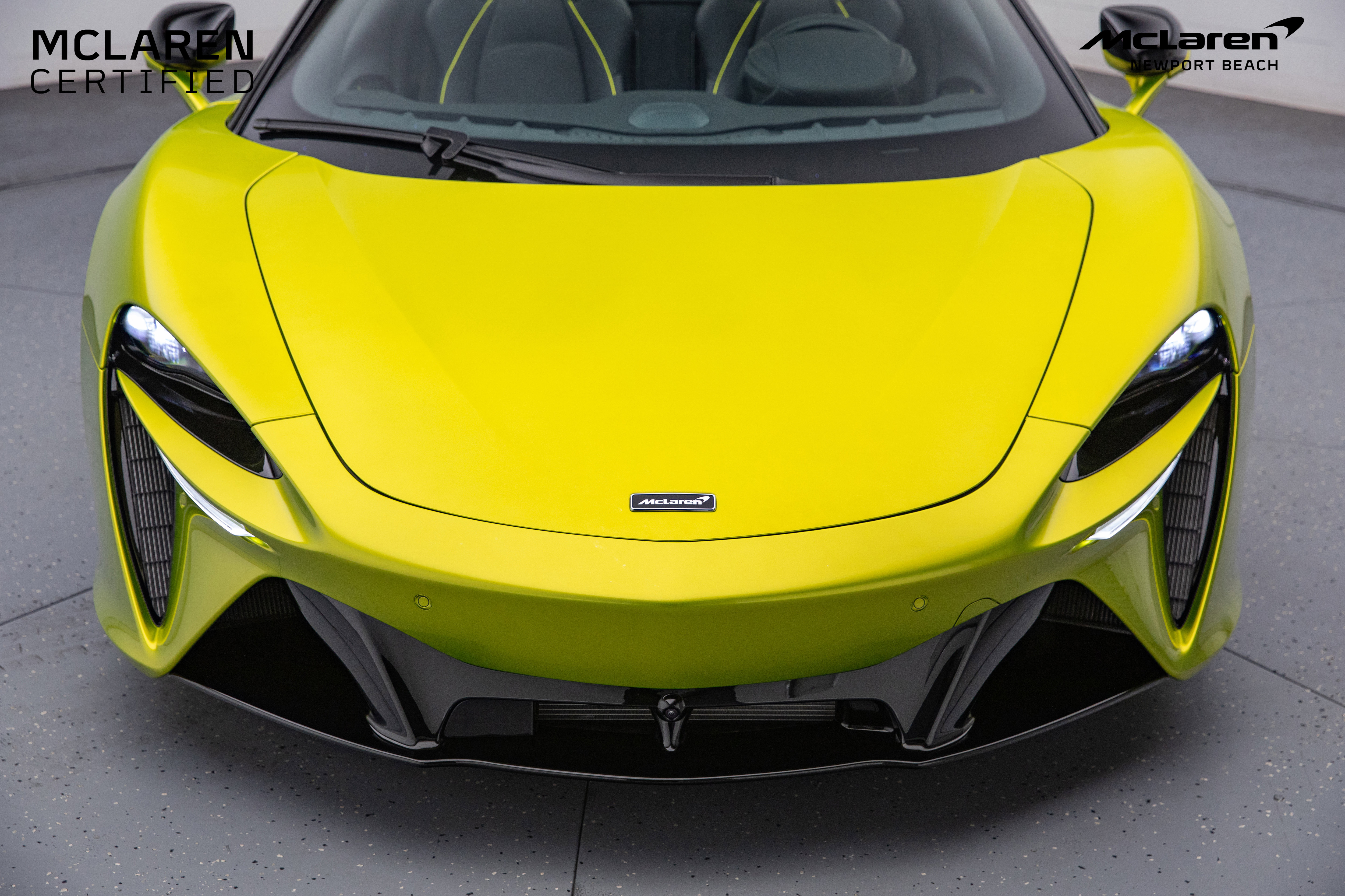 Used 2025 McLaren Artura Spider image 7