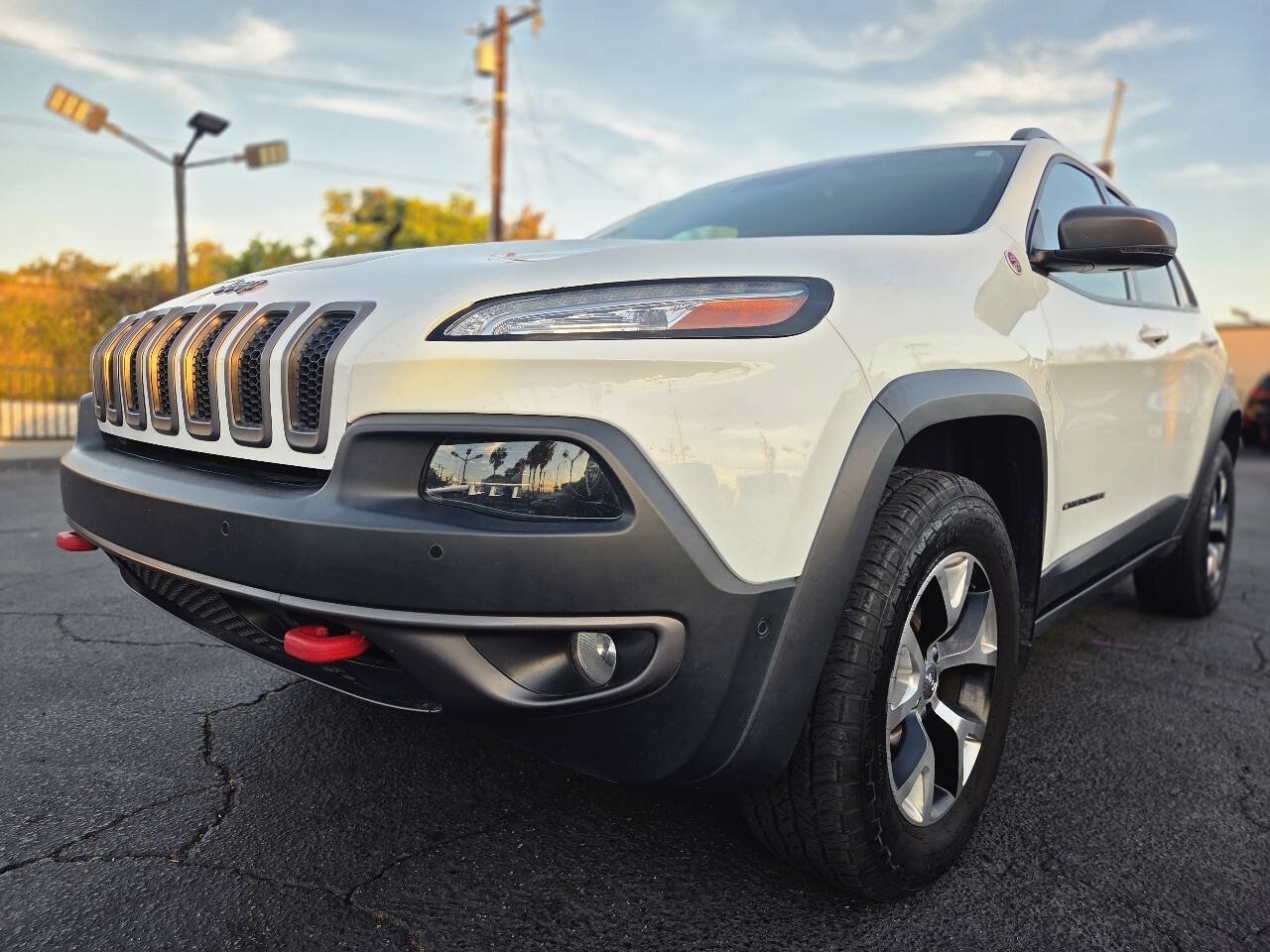 Used 2016 Jeep Cherokee Trailhawk w/ Comfort/Convenience Group AWD/4WD image 10