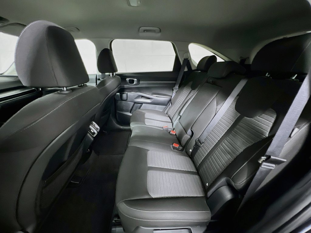 Certified 2025 Kia Sorento LX FWD image 23