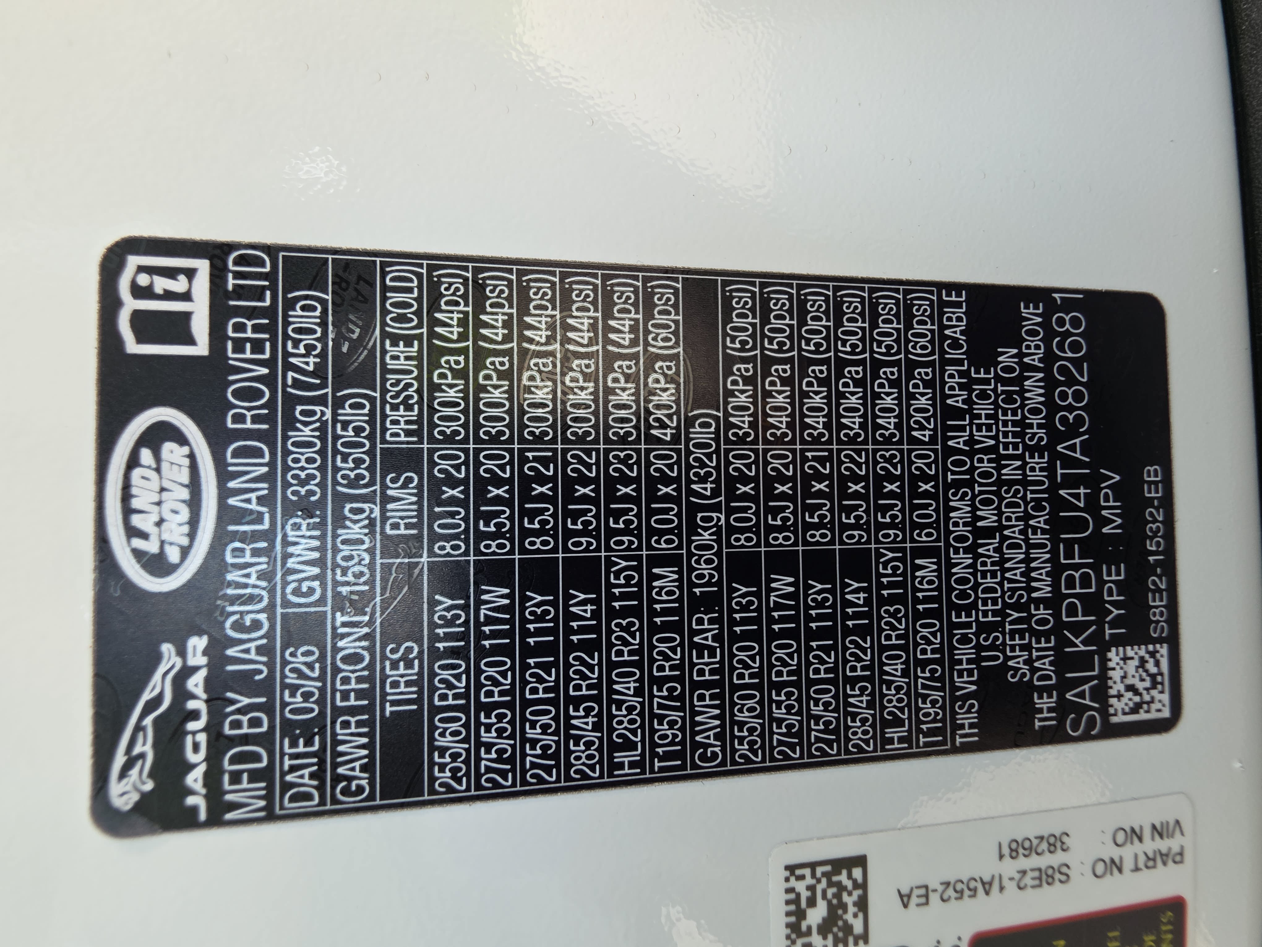 New 2026 Land Rover Range Rover Long Wheelbase SE AWD/4WD image 37