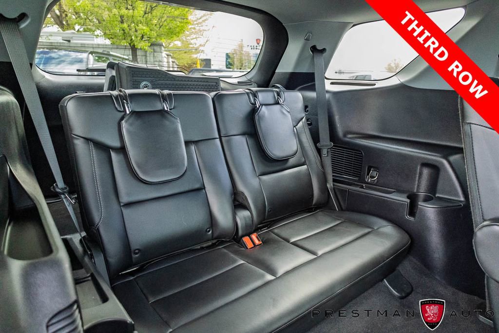 Used 2022 Ford Explorer XLT w/ Equipment Group 202A image 8