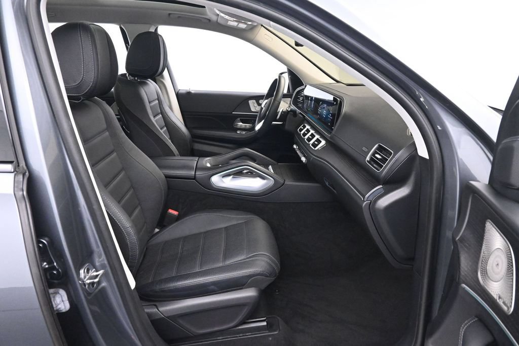 Used 2023 Mercedes-Benz GLS 580 4MATIC image 25