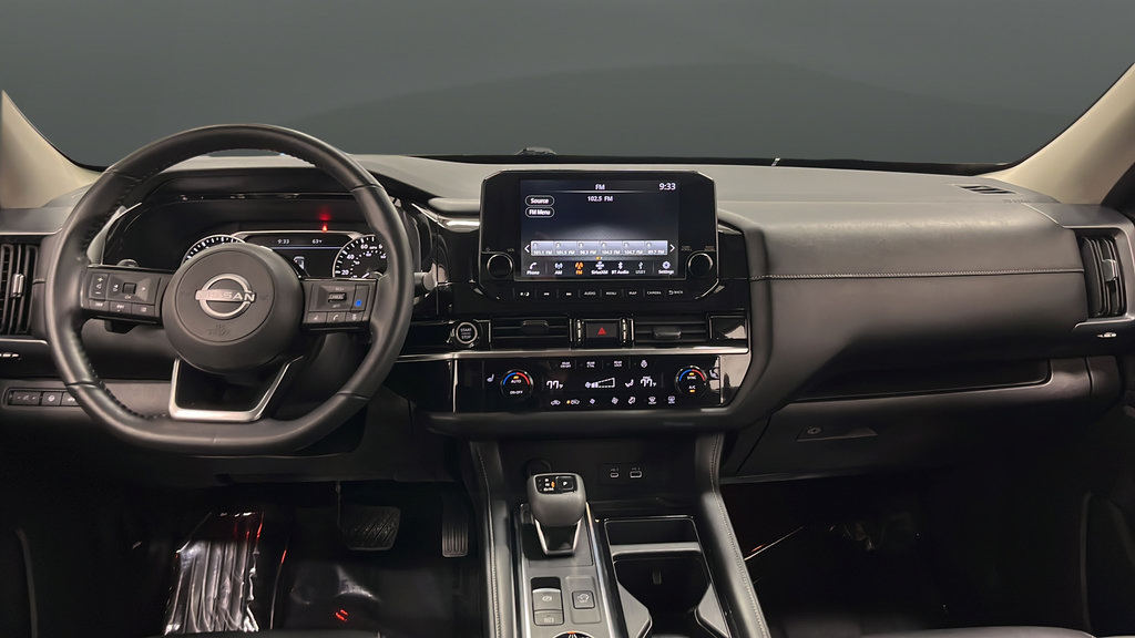Used 2023 Nissan Pathfinder SL AWD/4WD image 11