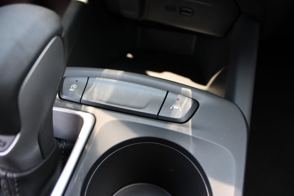 Certified 2025 Chevrolet Trax LS FWD image 19