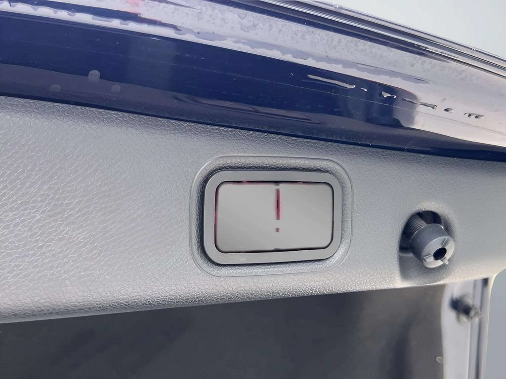 Used 2019 Mercedes-Benz E 300 image 22
