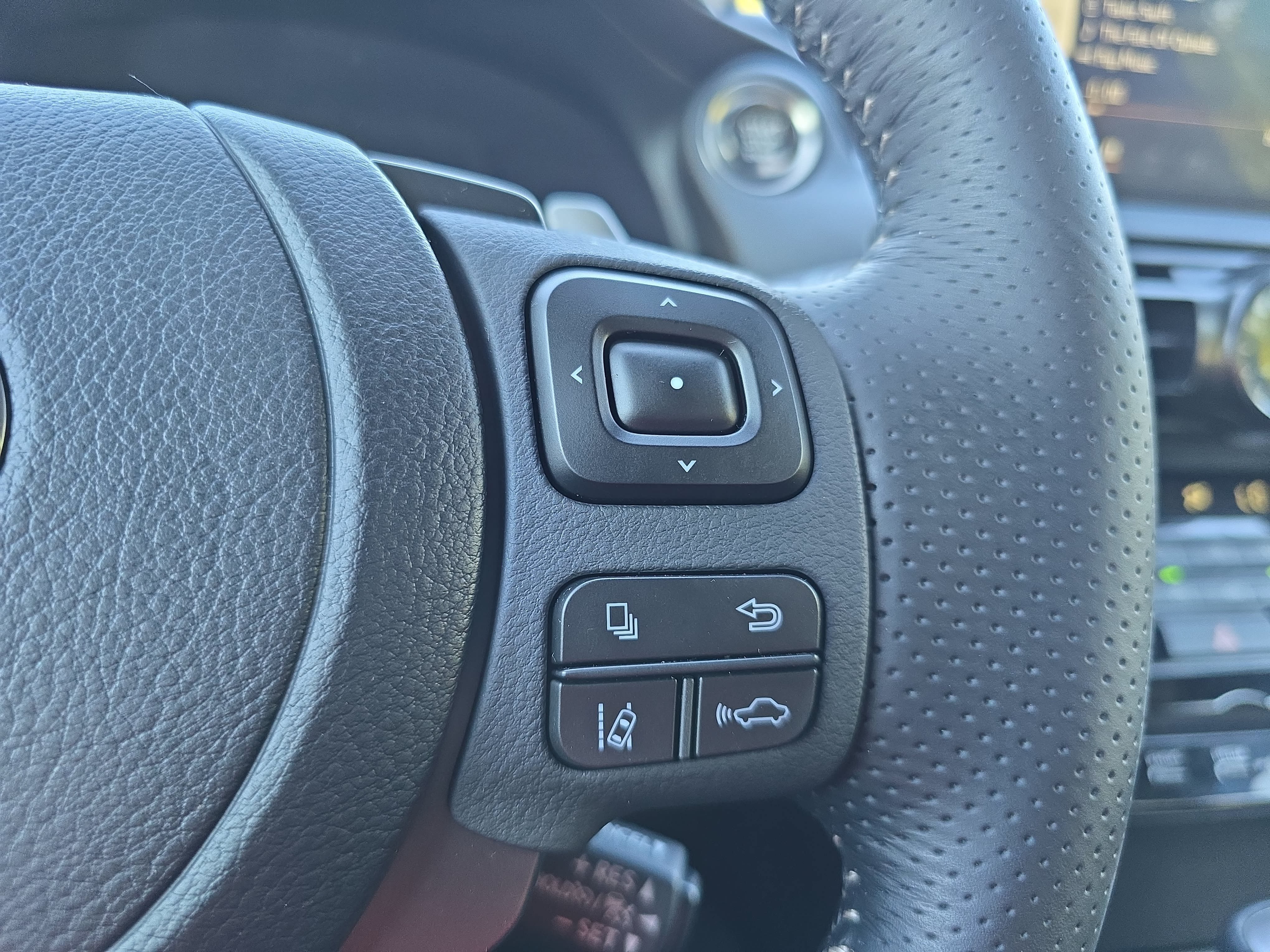Used 2025 Lexus IS 350 F Sport w/ Navigation Package RWD image 17