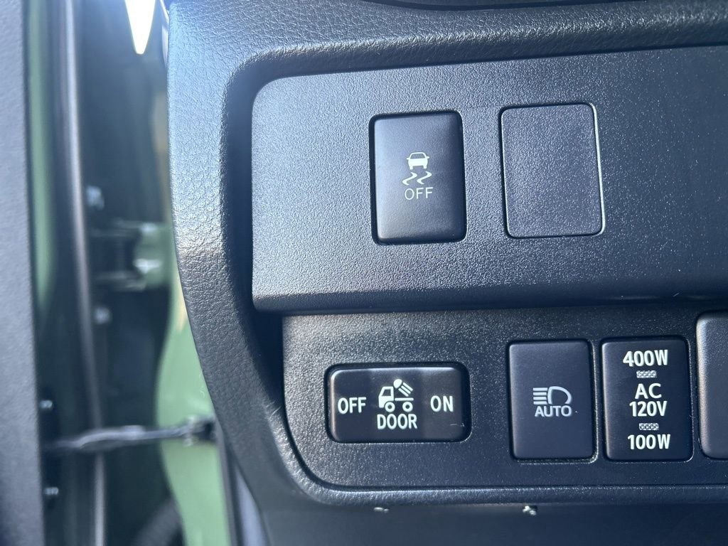 Used 2021 Toyota Tacoma SR5 w/ Trail Edition image 19