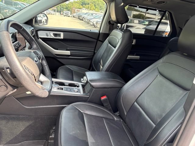 Used 2021 Ford Explorer Limited w/ Equipment Group 301A AWD/4WD image 9