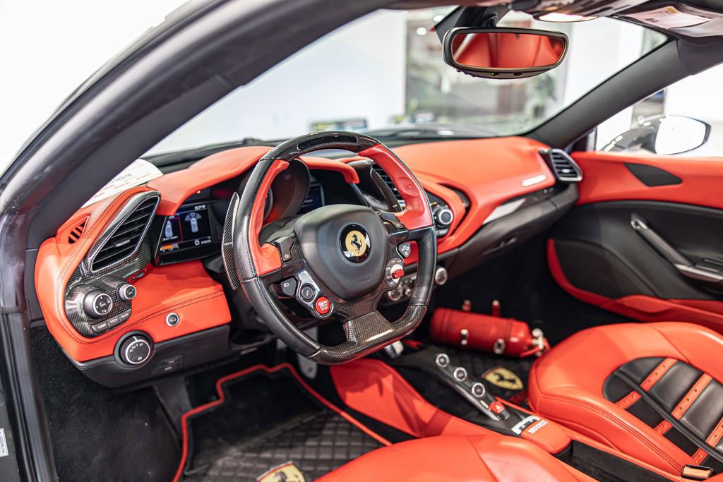 Used 2018 Ferrari 488 GTB RWD image 19