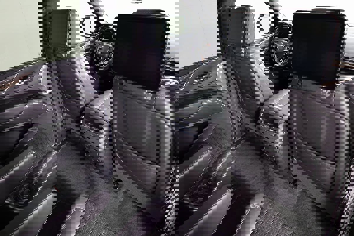 Used 2022 Cadillac Escalade ESV Sport Platinum w/ Heavy-Duty Trailer Package image 12