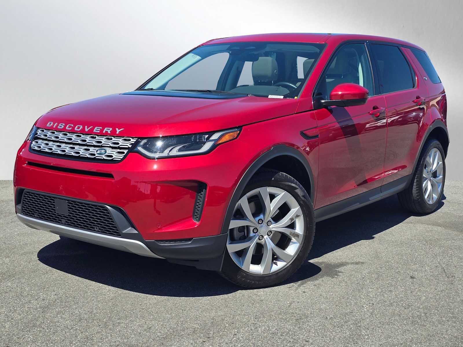 Used 2023 Land Rover Discovery Sport SE image 1