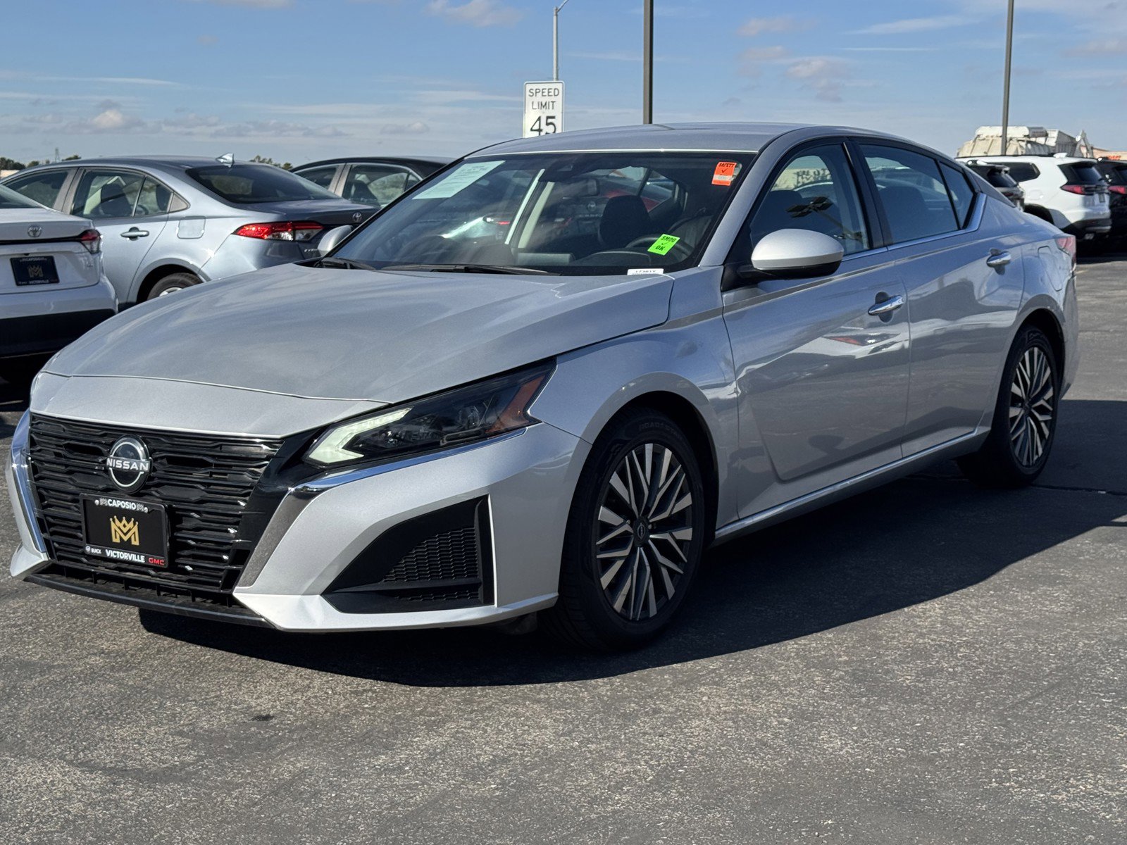 Used 2023 Nissan Altima 2.5 SV image 3