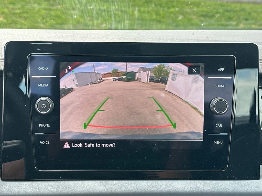 Used 2025 Volkswagen Jetta SE FWD image 17