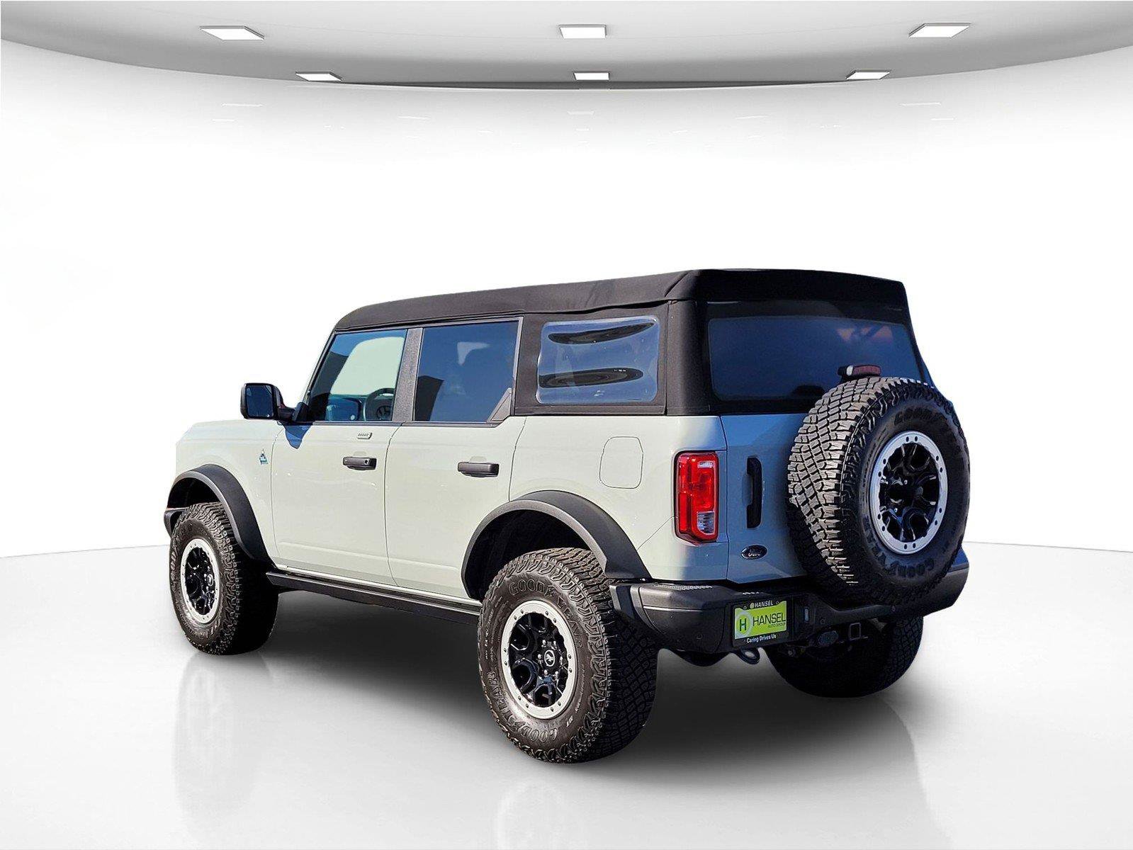 Used 2023 Ford Bronco Black Diamond w/ Sasquatch Package AWD/4WD image 8
