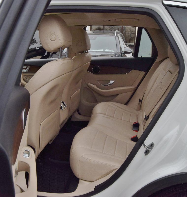 Used 2022 Mercedes-Benz GLC 300 4MATIC w/ Premium Package Lite image 35