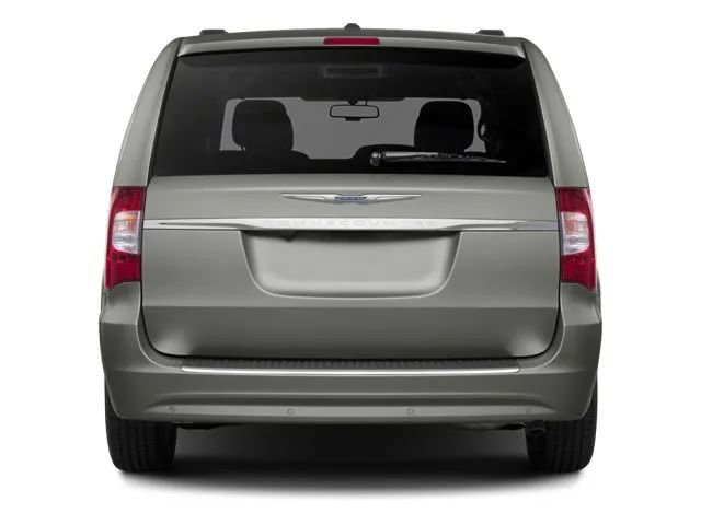 Used 2013 Chrysler Town & Country Touring image 8