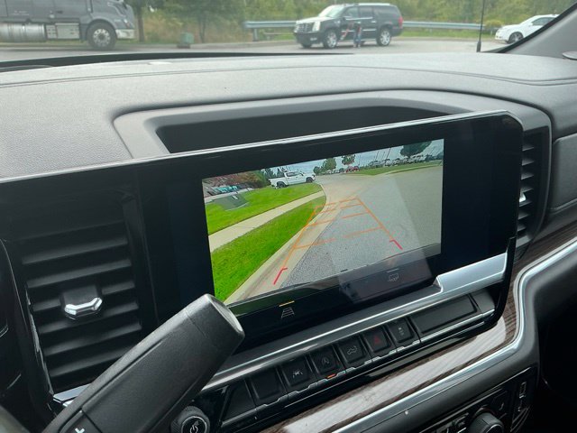 Used 2022 Chevrolet Silverado 1500 LT AWD/4WD image 29