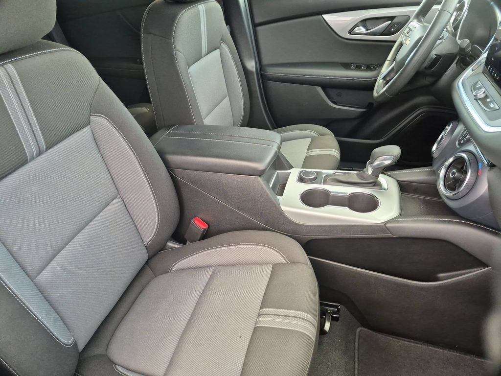 Used 2025 Chevrolet Blazer LT AWD/4WD image 31