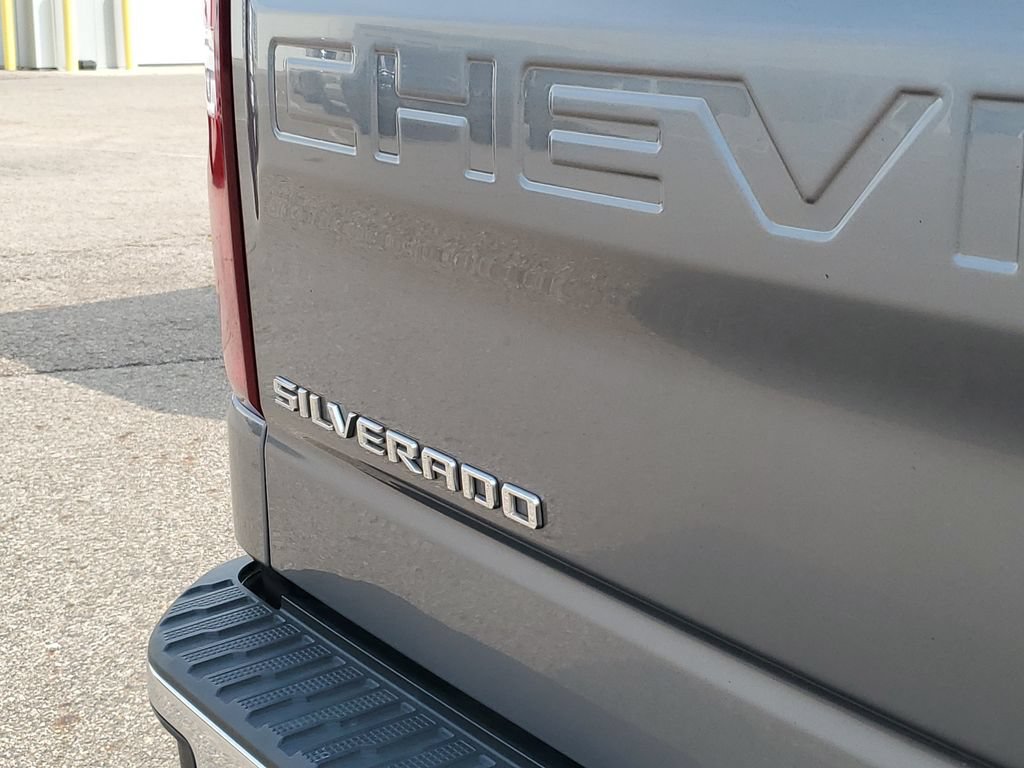 Used 2021 Chevrolet Silverado 1500 LTZ w/ Technology Package AWD/4WD image 40