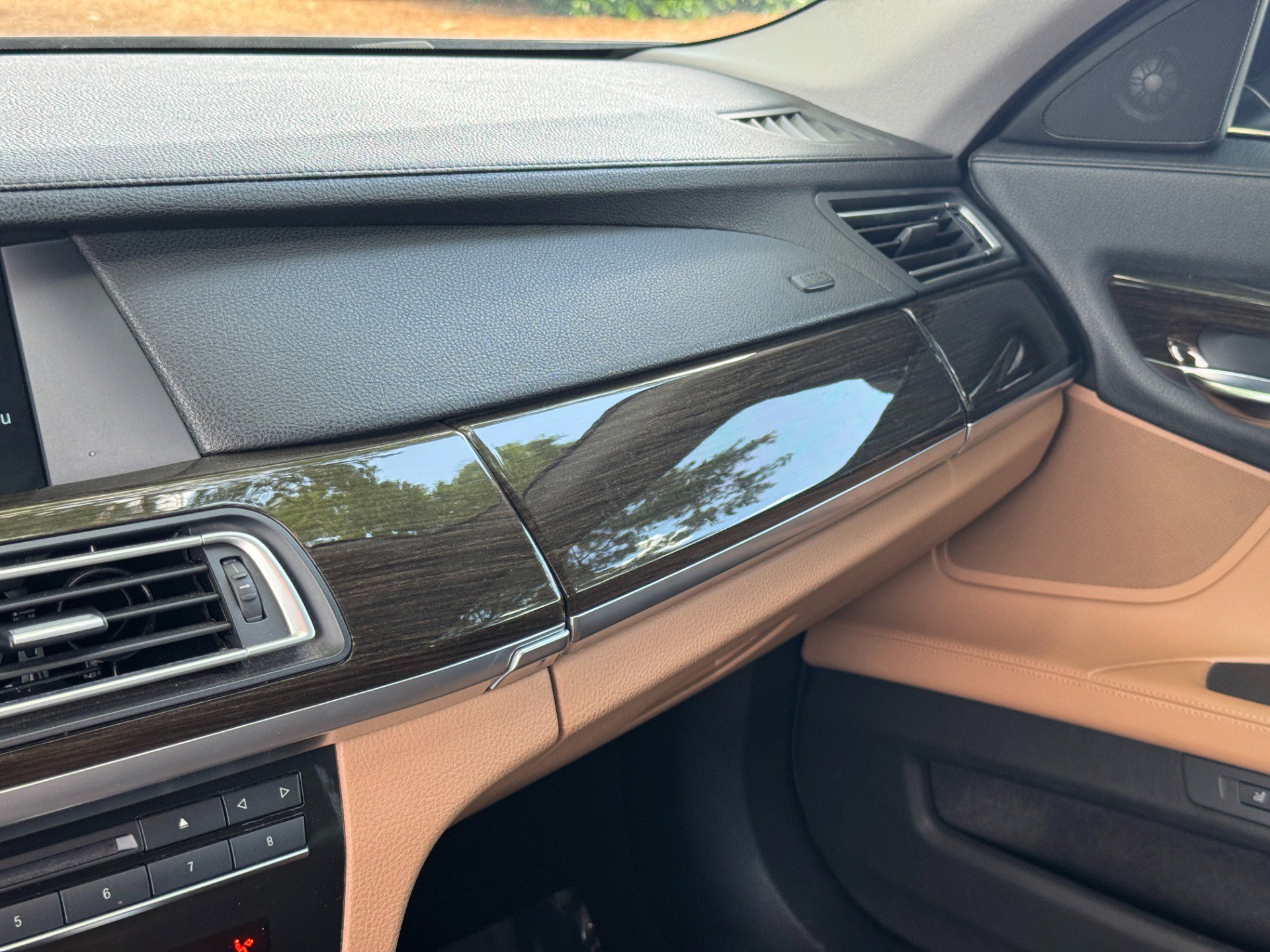 Used 2012 BMW 750Li image 33