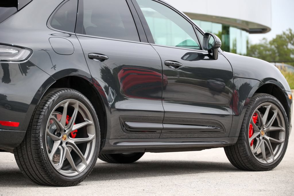 Certified 2025 Porsche Macan GTS AWD/4WD image 19