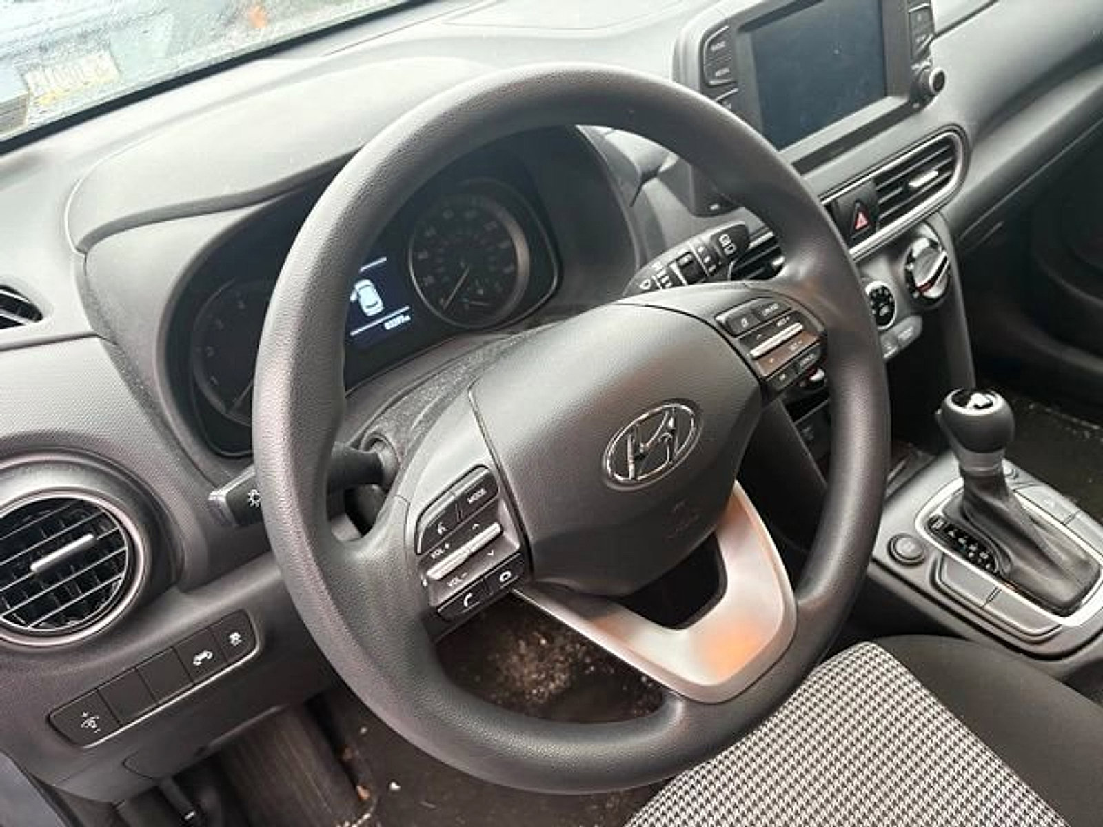 Used 2021 Hyundai Kona SE w/ Cargo Package image 6