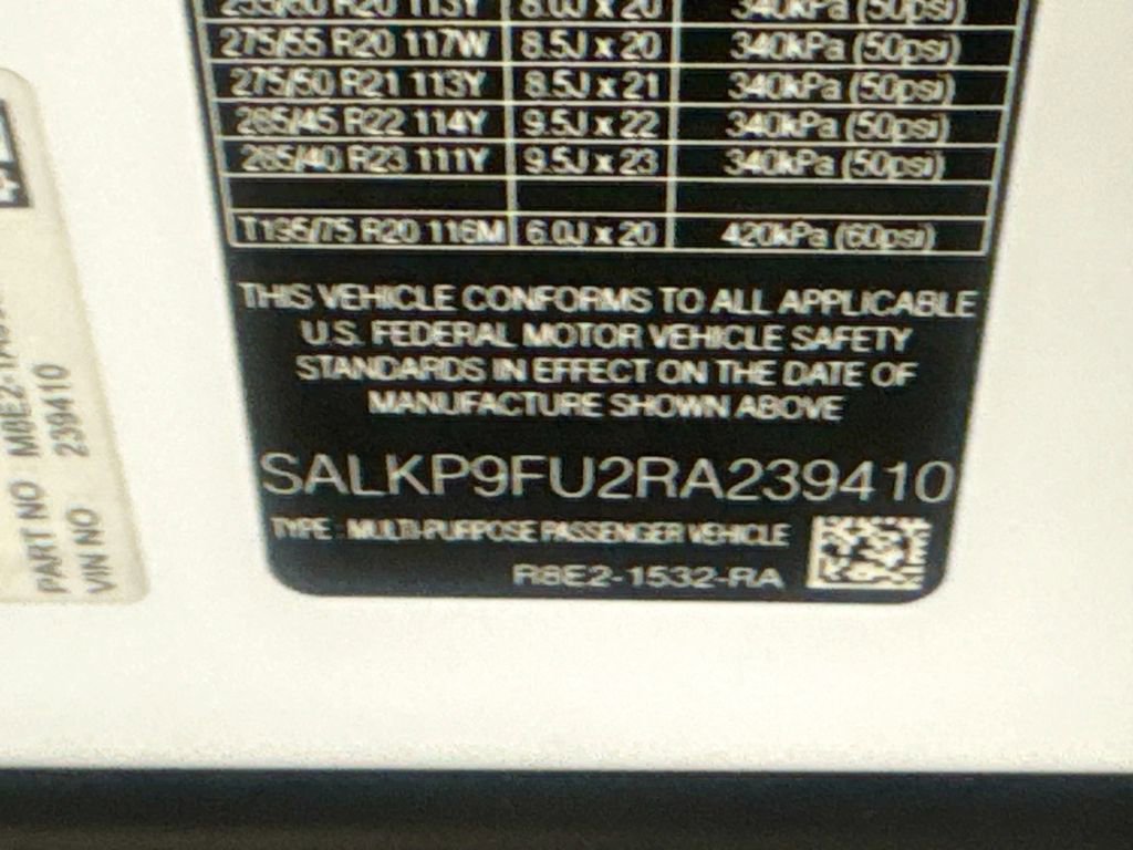 Certified 2024 Land Rover Range Rover SE AWD/4WD image 32