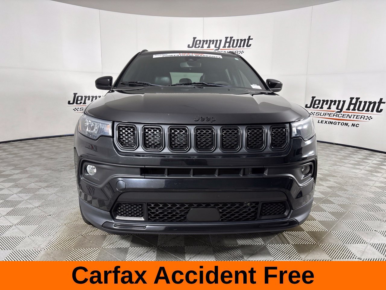 Used 2023 Jeep Compass Latitude AWD/4WD image 3