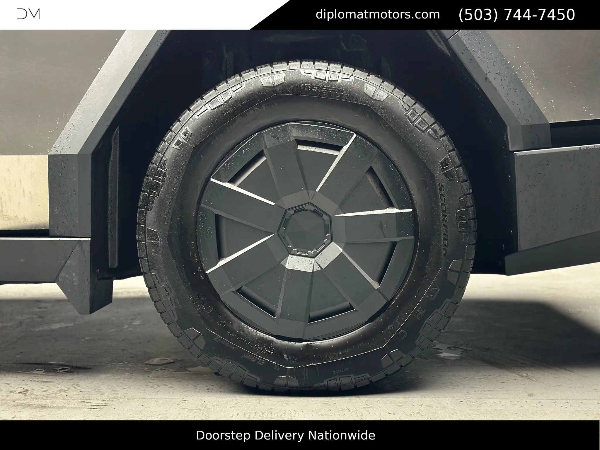 Used 2025 Tesla Cybertruck AWD Crew Cab image 35