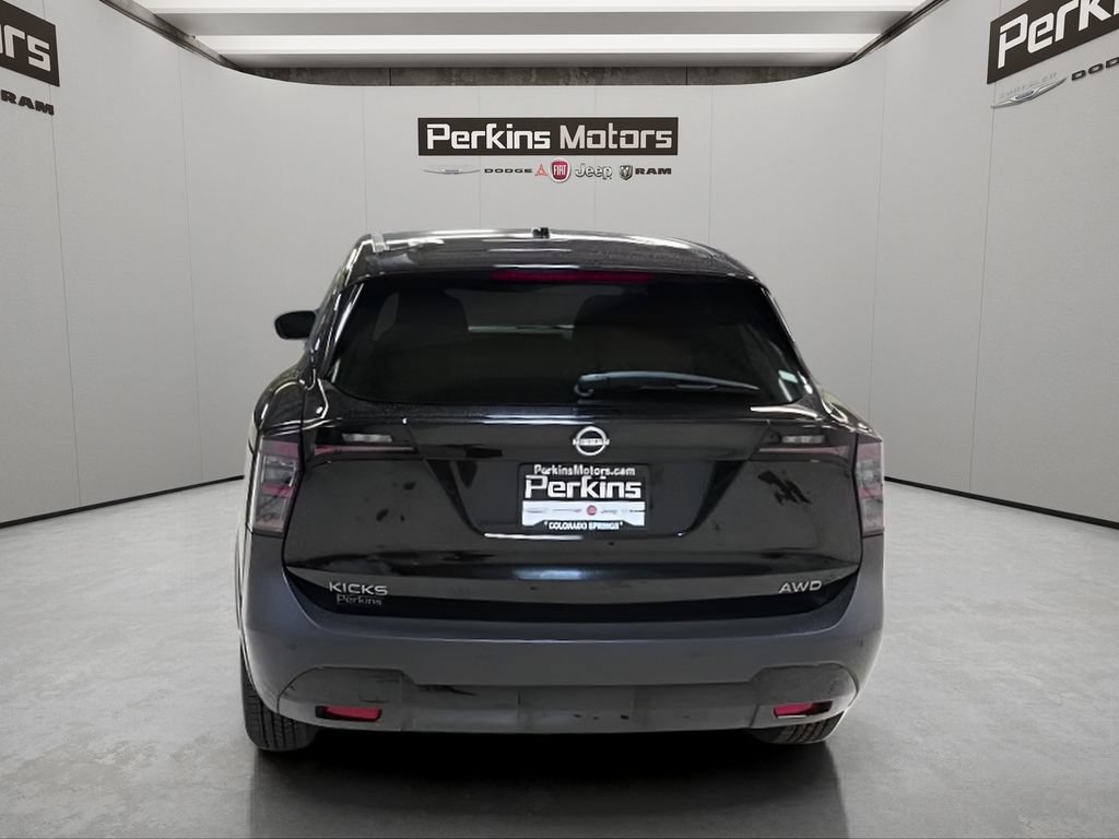 Used 2025 Nissan Kicks SV AWD/4WD image 6