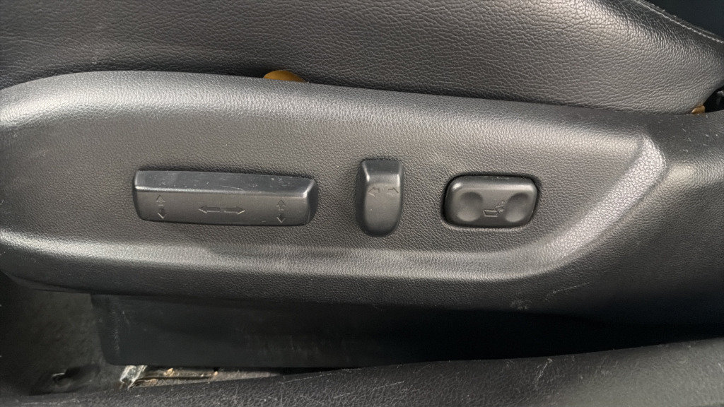 Used 2010 Honda Accord EX-L image 17