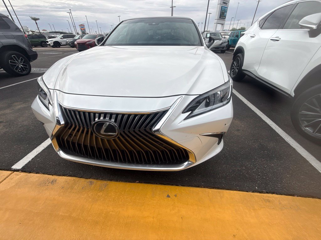 Used 2019 Lexus ES 350 w/ Premium Package FWD image 2