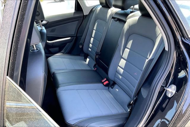 Used 2025 Volkswagen Jetta SE FWD image 25