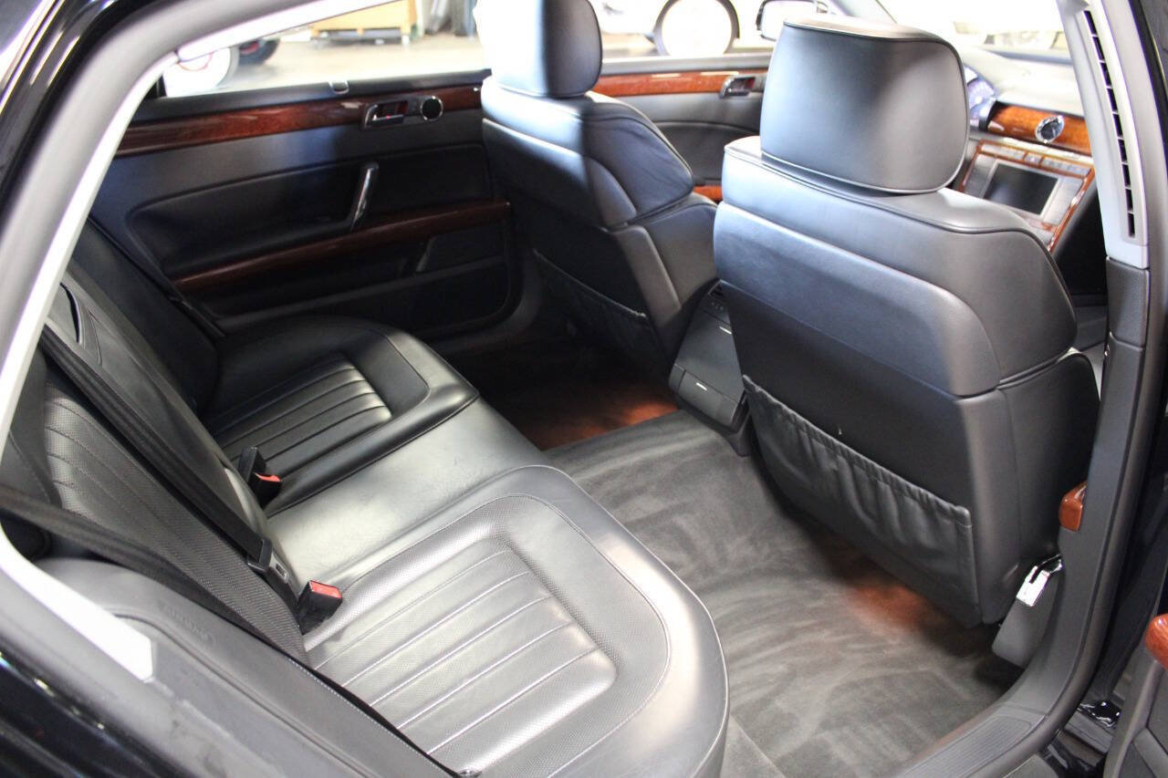 Used 2004 Volkswagen Phaeton V8 AWD/4WD image 30