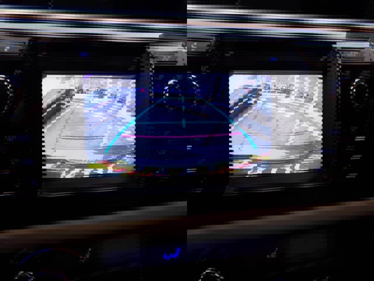 Used 2015 Toyota Corolla LE FWD image 18