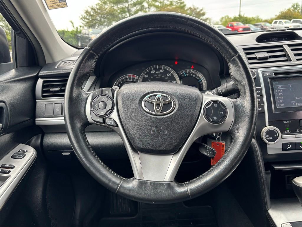 Used 2014 Toyota Camry SE w/ Protection Package FWD image 18