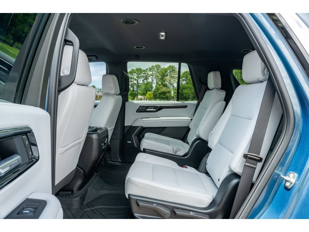 Used 2025 Chevrolet Tahoe Premier AWD/4WD image 13